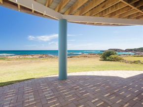 The Whale Watcher', 1/6 Birubi Lane - waterfront unit with stunning views, level access